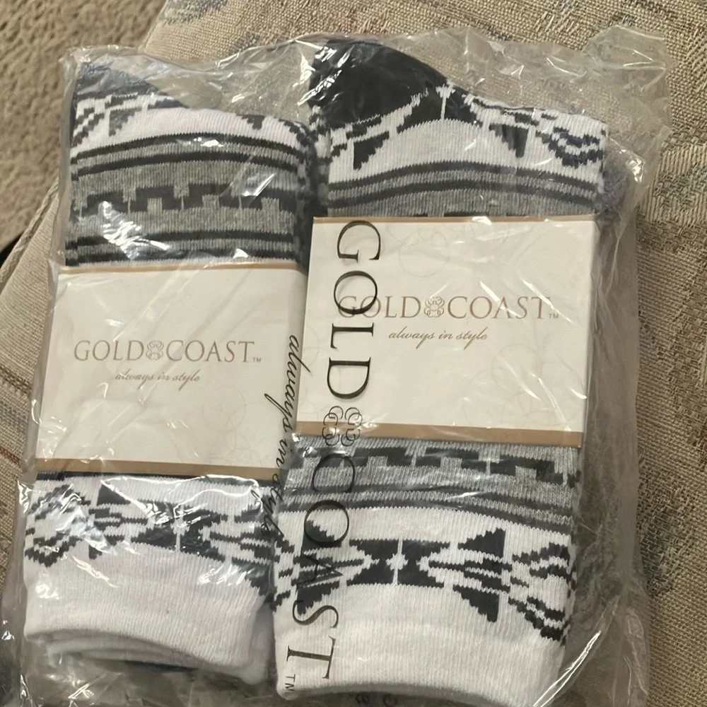 FINAL MARKDOWN 4 brand new pairs of ladies Gold Coast socks